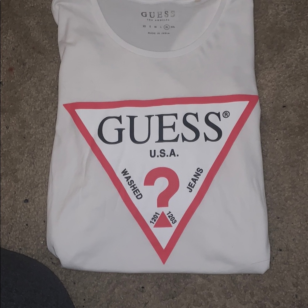 Brand new “GUESS SHITT”🔥🔥🔥🔥🔥